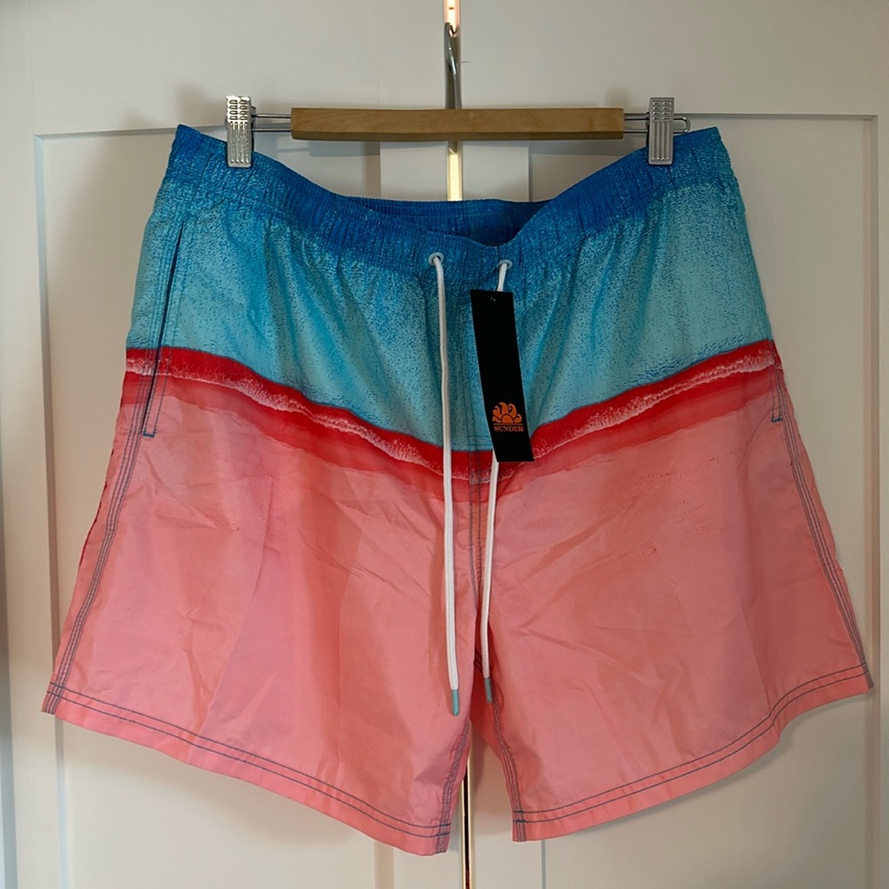 Men’s Sundek Swim Trunk in size (XXL) new, never worn with tags